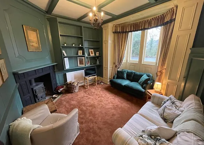 Historic 2 Bed Gatehouse In Private Parkland