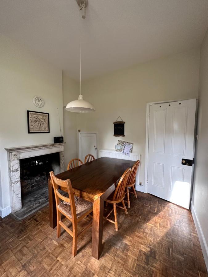 Historic 2 Bed Gatehouse In Private Parkland Holiday home